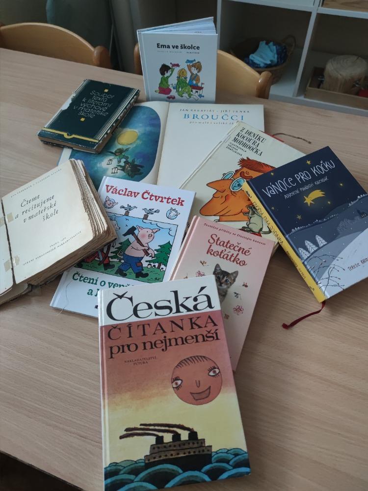 Učitelka dětem